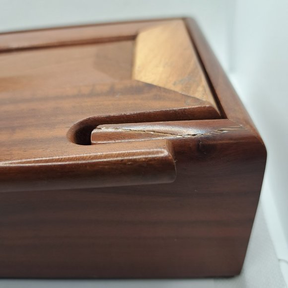 Unique designed wooden box. - Picture 2 of 9